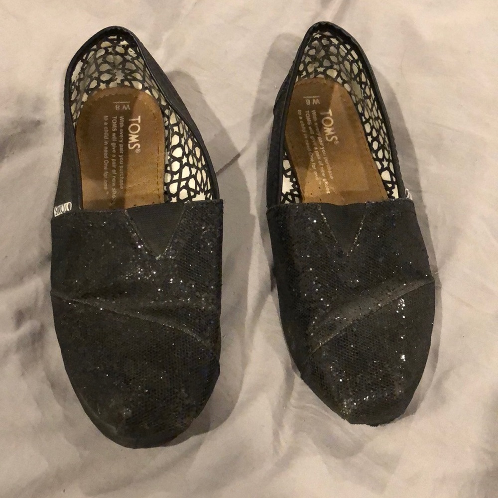 Black glitter toms